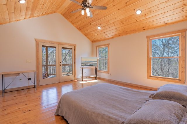 3171 Newport Drive, Ellijay, GA 30540