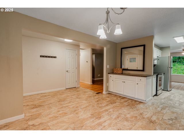 6593 Se THIESSEN Rd, Milwaukie, OR 97267