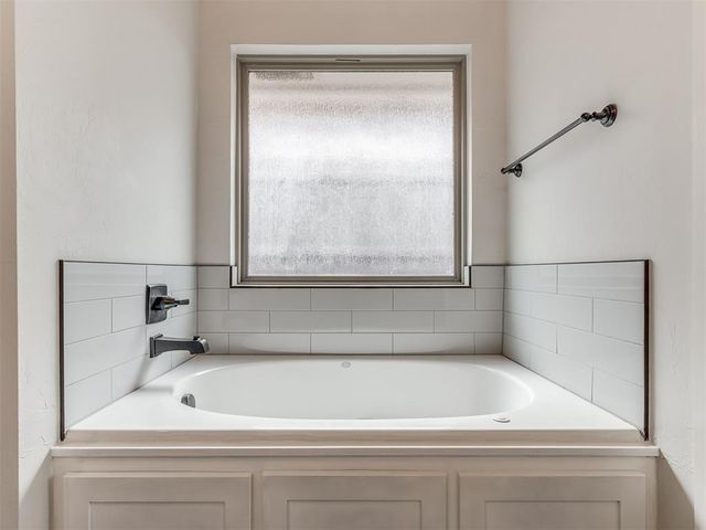 9328 SW 44th Terrace, Oklahoma City, OK 73179