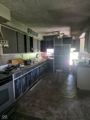 1324 W 1st Street, Anderson, IN 46016
