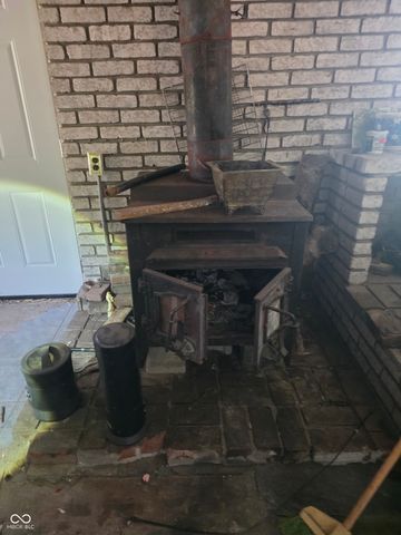 1324 W 1st Street, Anderson, IN 46016