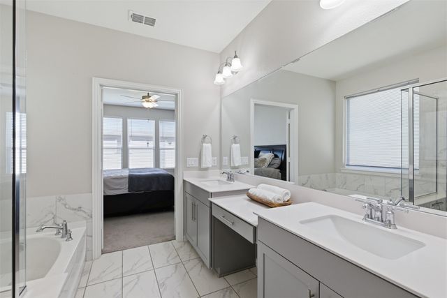 9437 Trailway Drive, Oak Point, TX 75068