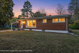 1840 Lyndhurst Way, Haslett, MI 48840