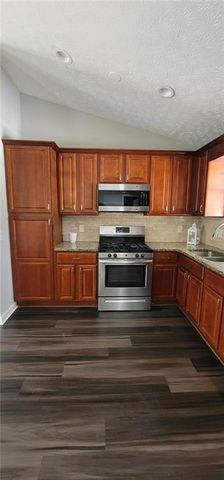 1071 Braddock Circle, Woodstock, GA 30189