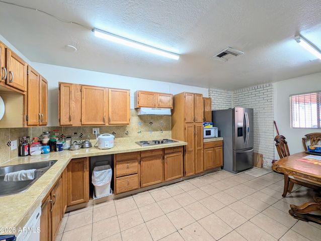 7364 N 39TH Avenue, Phoenix, AZ 85051
