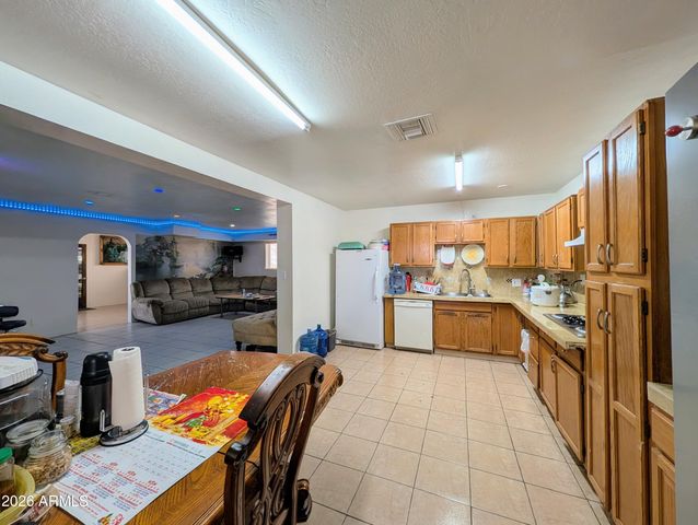 7364 N 39TH Avenue, Phoenix, AZ 85051