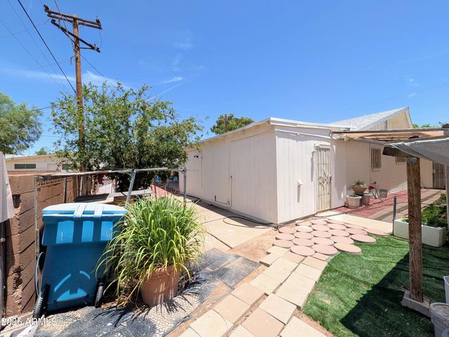 7364 N 39TH Avenue, Phoenix, AZ 85051