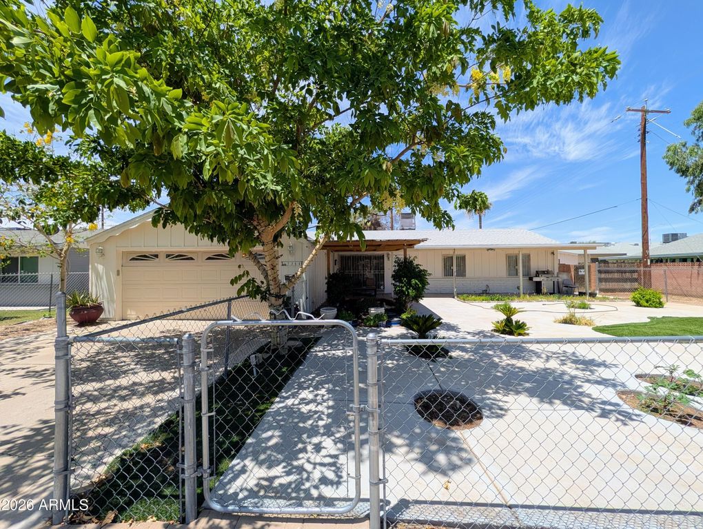 7364 N 39TH Avenue, Phoenix, AZ 85051 — photo 2