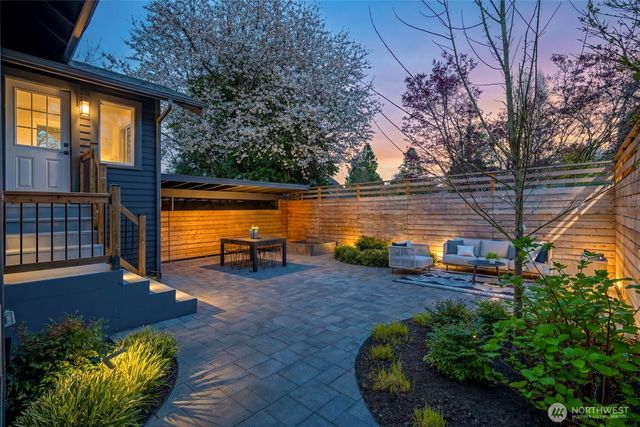 328 26th Avenue, Seattle, WA 98122