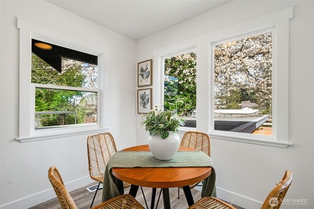 328 26th Avenue, Seattle, WA 98122