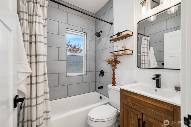 328 26th Avenue, Seattle, WA 98122