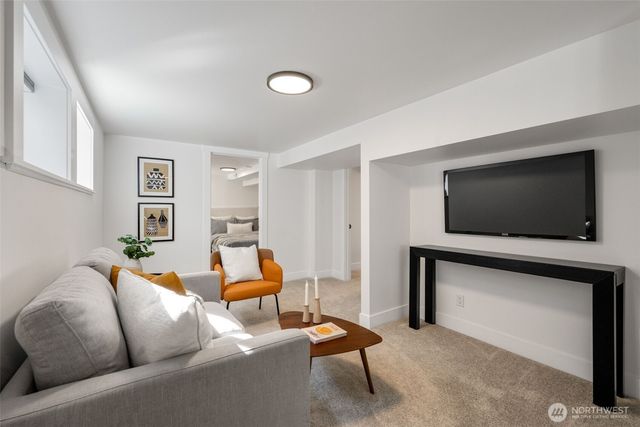 328 26th Avenue, Seattle, WA 98122