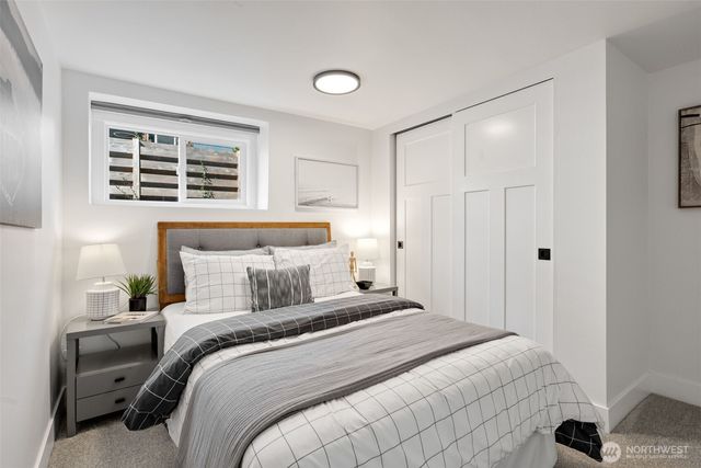 328 26th Avenue, Seattle, WA 98122