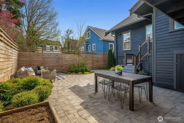 328 26th Avenue, Seattle, WA 98122