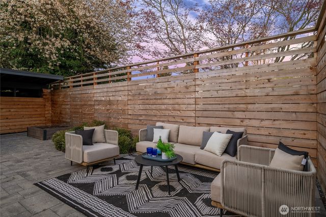 328 26th Avenue, Seattle, WA 98122