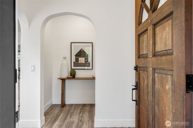 328 26th Avenue, Seattle, WA 98122