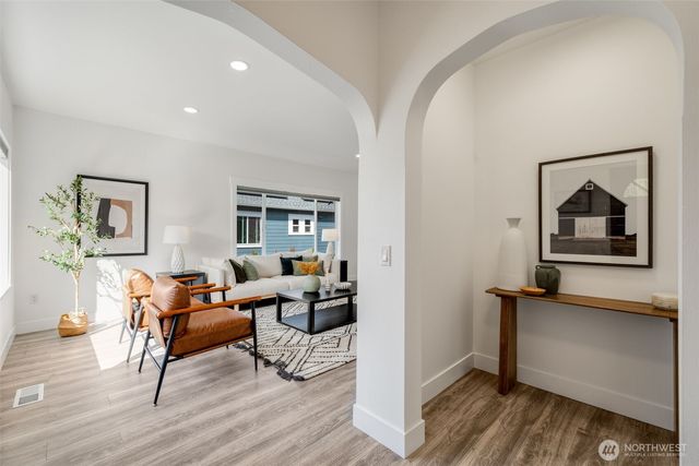 328 26th Avenue, Seattle, WA 98122