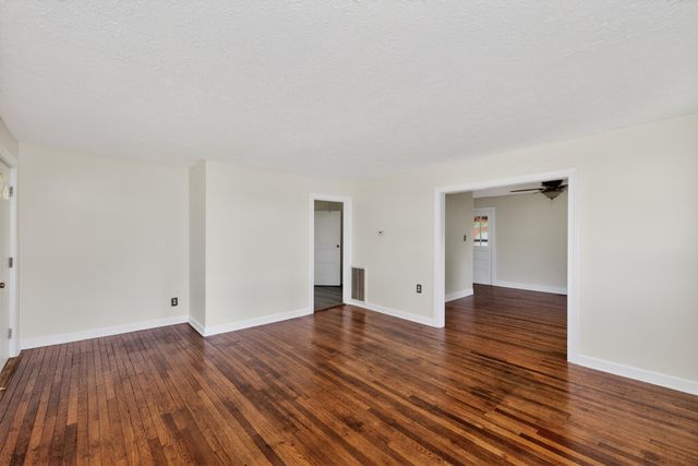 286 High Street, Versailles, KY 40383