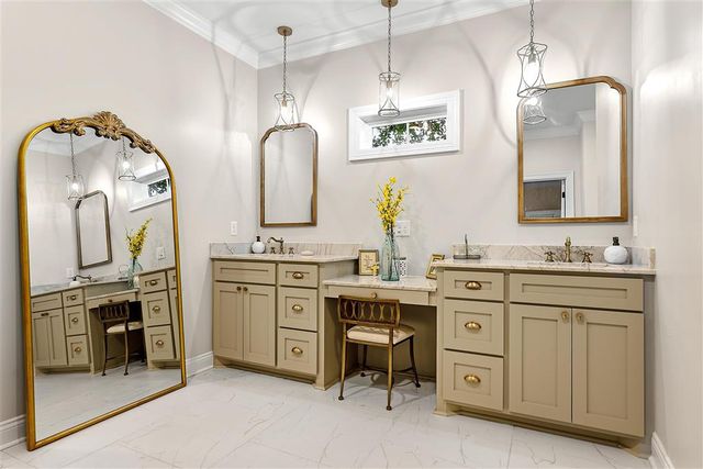 9295 Lognion Rd., Iowa, LA 70647