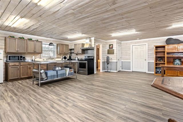 9295 Lognion Rd., Iowa, LA 70647