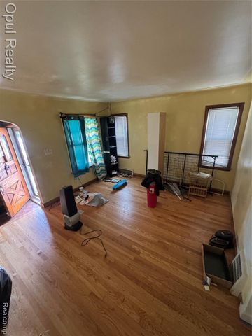 6884 Memorial Avenue, Detroit, MI 48228