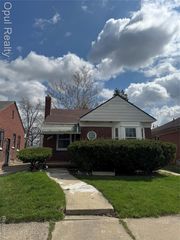 6884 Memorial Avenue, Detroit, MI 48228