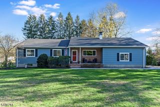 13 Manor Dr, Andover Twp., NJ 07860