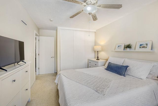 7601 W 101st Street 312, Bloomington, MN 55438