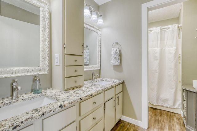 7601 W 101st Street 312, Bloomington, MN 55438