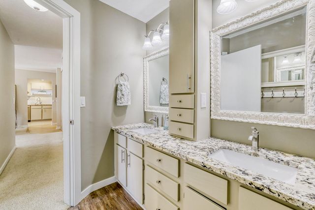 7601 W 101st Street 312, Bloomington, MN 55438