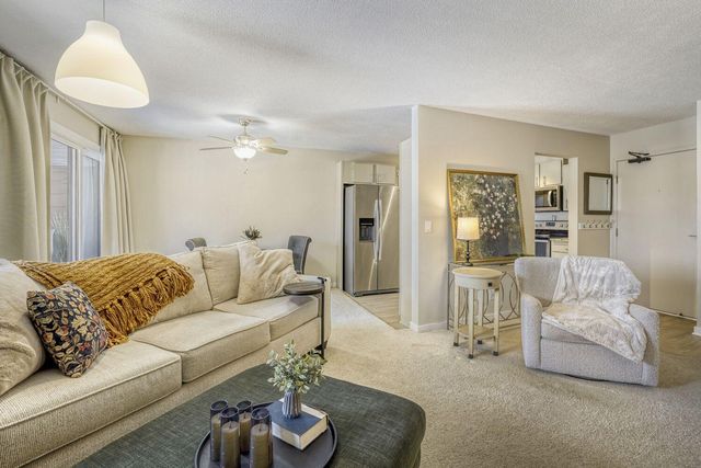 7601 W 101st Street 312, Bloomington, MN 55438