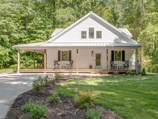 3017 Hampton Hwy # B, Yorktown, VA 23693