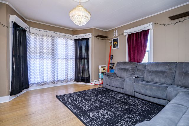 33 Railroad Avenue, Plainfield, CT 06374