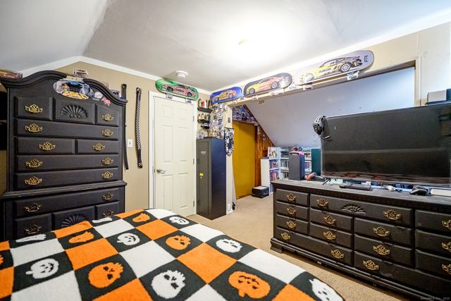 33 Railroad Avenue, Plainfield, CT 06374