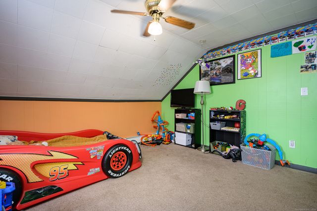 33 Railroad Avenue, Plainfield, CT 06374