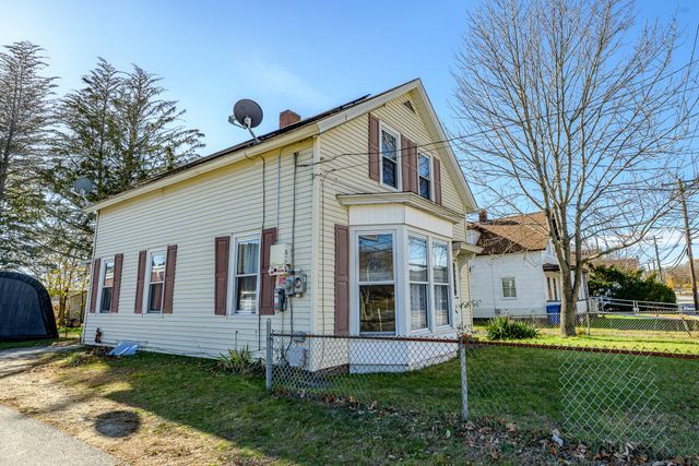 33 Railroad Avenue, Plainfield, CT 06374