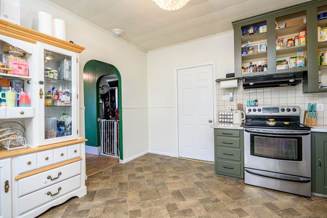 33 Railroad Avenue, Plainfield, CT 06374