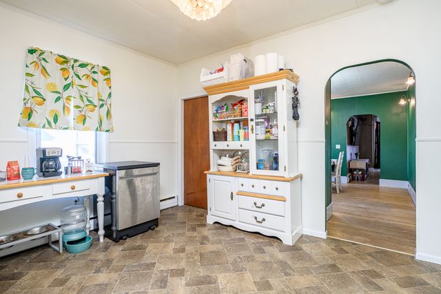 33 Railroad Avenue, Plainfield, CT 06374