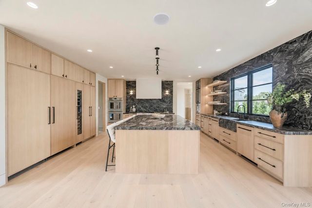 2017 Ladenburg Drive, Westbury, NY 11590