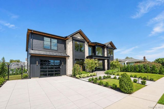 2017 Ladenburg Drive, Westbury, NY 11590