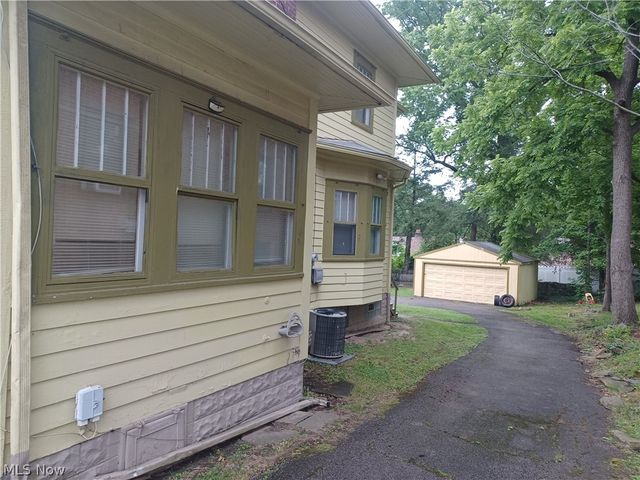 918 Winona Drive, Youngstown, OH 44511