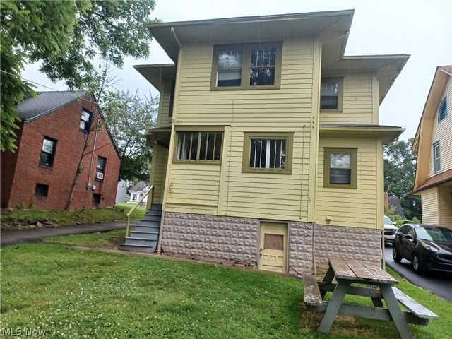 918 Winona Drive, Youngstown, OH 44511