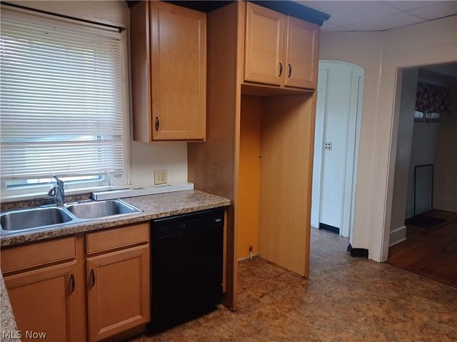 918 Winona Drive, Youngstown, OH 44511
