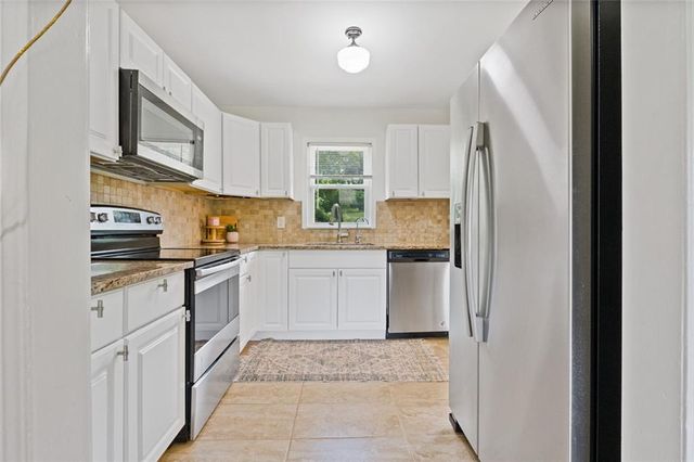 850 New Hope Road, Fayetteville, GA 30214