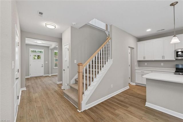 2800 Meadow Wood DR E, Chesapeake, VA 23321