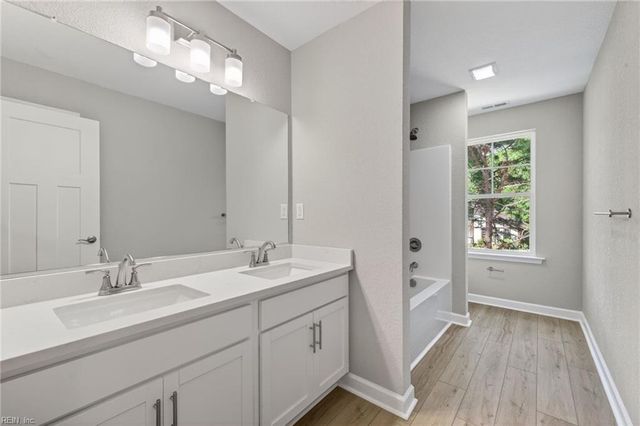 2800 Meadow Wood DR E, Chesapeake, VA 23321