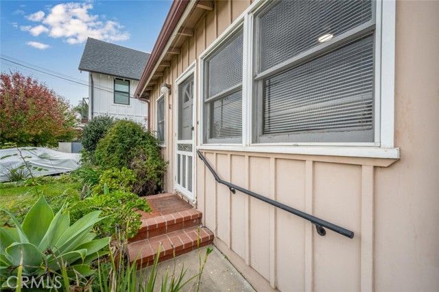 1612 Orange, Costa Mesa, CA 92627