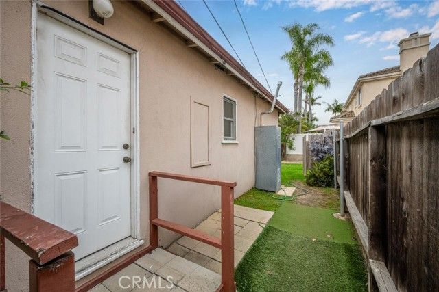 1612 Orange, Costa Mesa, CA 92627