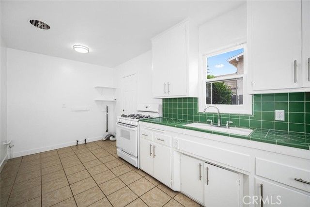 1612 Orange, Costa Mesa, CA 92627