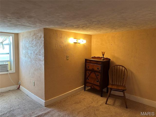 310 N 3rd, Hannibal, MO 63401